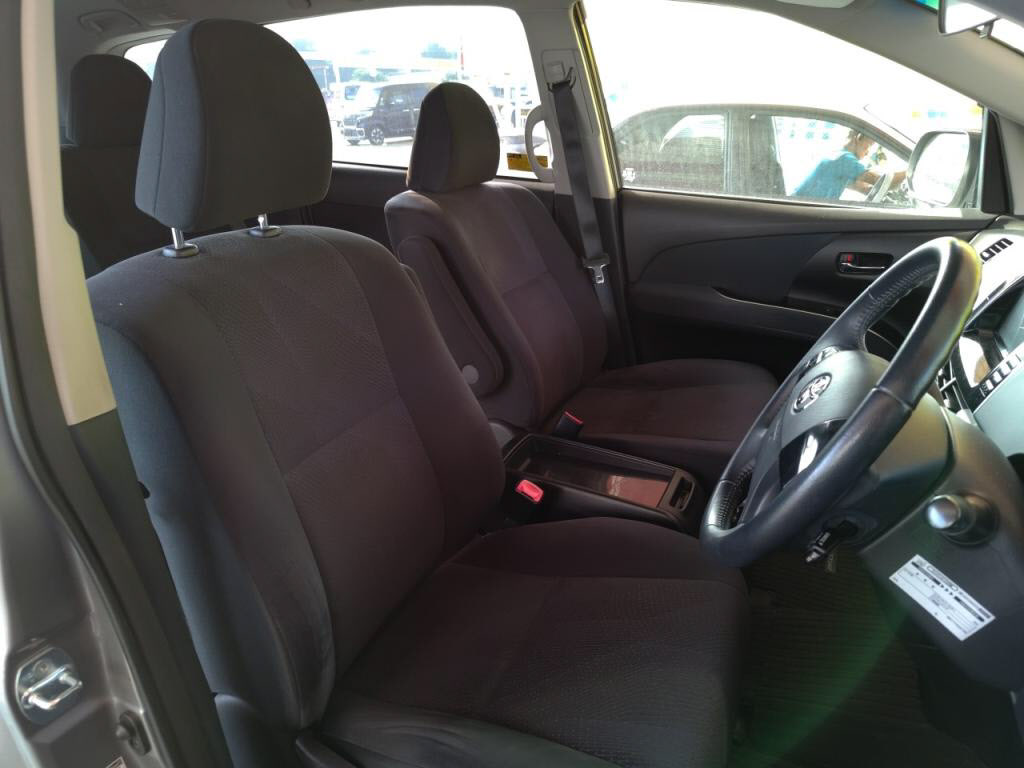 エスティマアエラスの写真 13