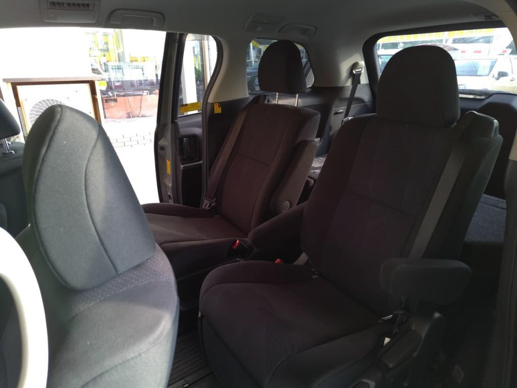 エスティマアエラスの写真 23