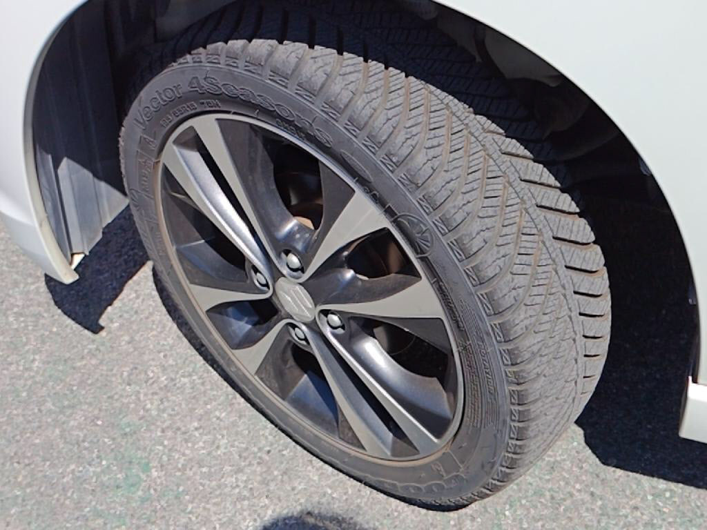 ワゴンＲスティングレーＴの写真 12