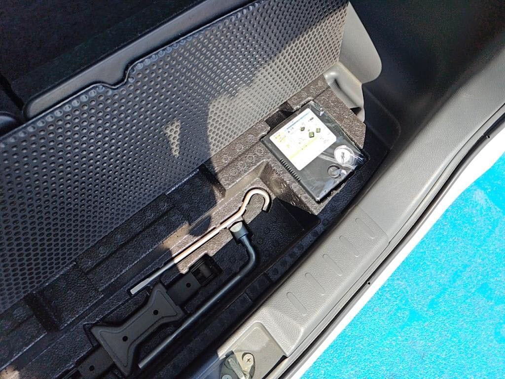 ワゴンＲスティングレーＴの写真 30