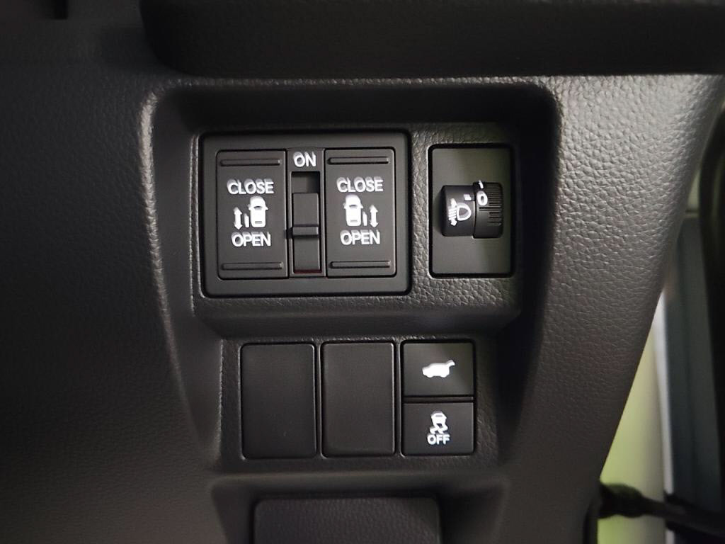 ステップワゴンスパーダＨＶｅＨＥＶスパーダの写真 15