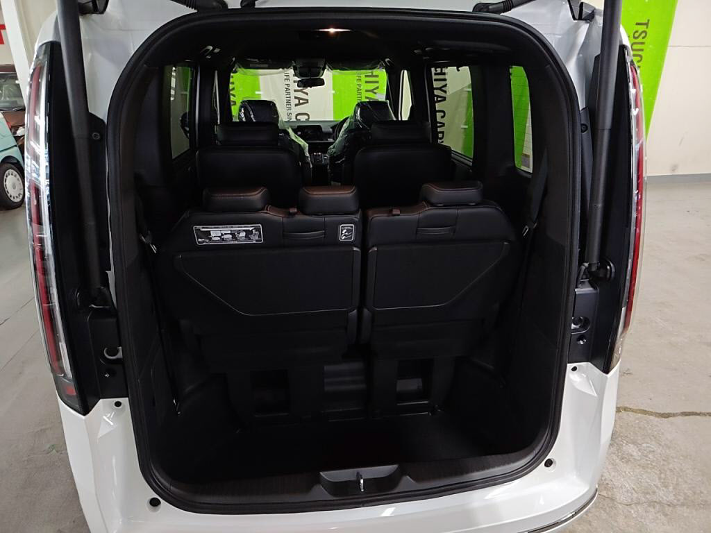 ステップワゴンスパーダＨＶｅＨＥＶスパーダの写真 25