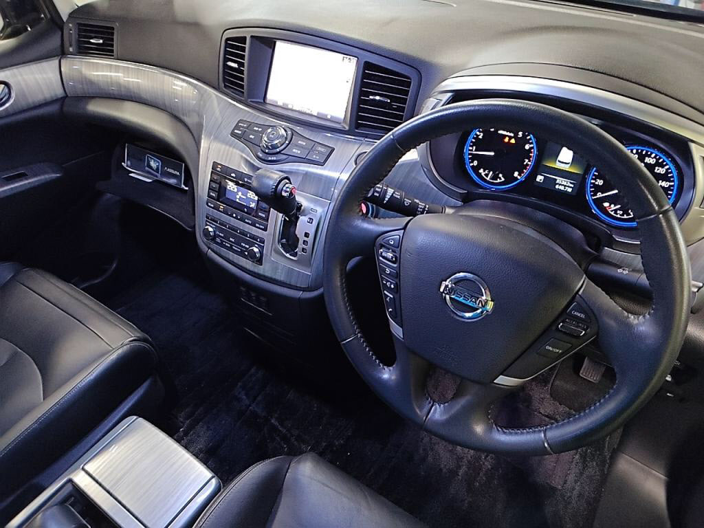 エルグランドライダーブラックラインの写真 13