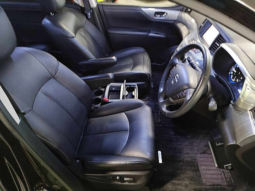 エルグランドライダーブラックラインの写真 16