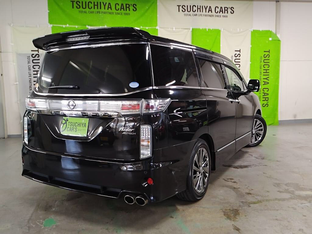 エルグランドライダーブラックラインの写真 2