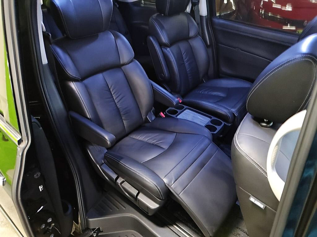 エルグランドライダーブラックラインの写真 23