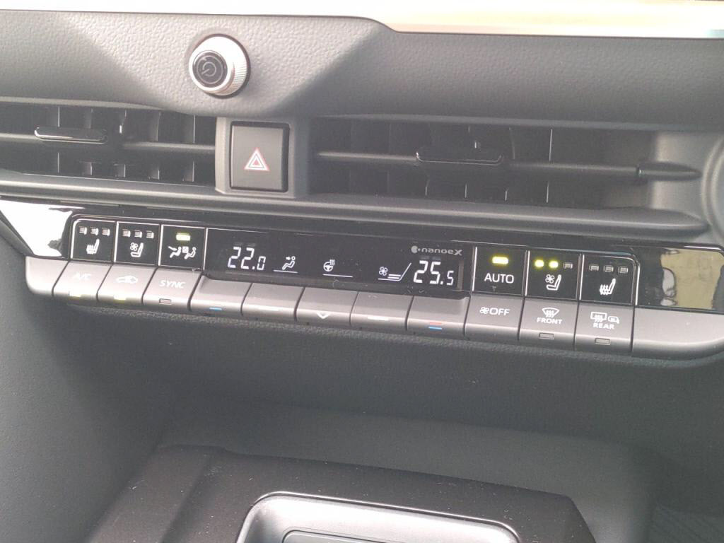 クラウンスポーツハイブリッドZの写真 14