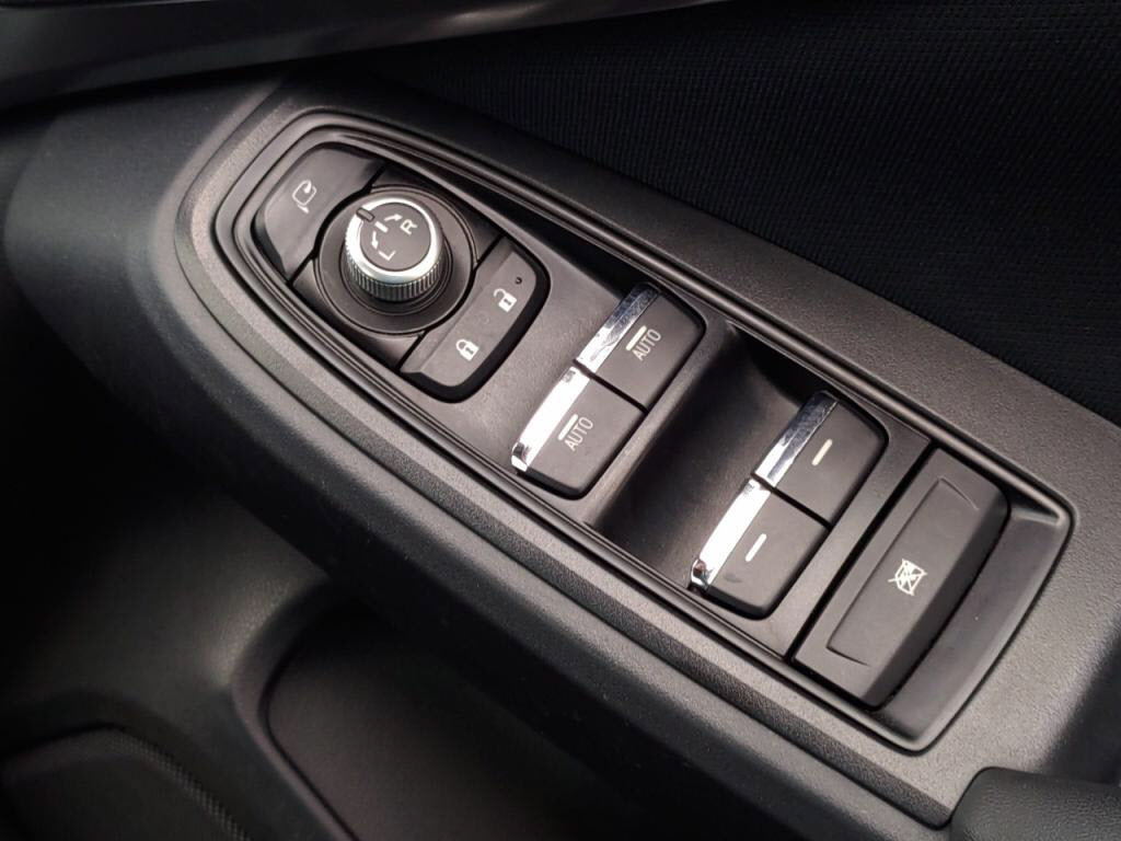 インプレッサスポーツ2.0i-Lアイサイトの写真 17