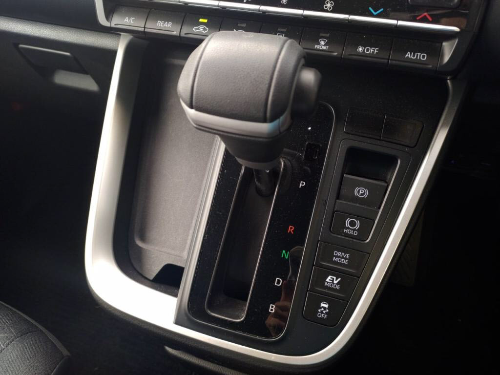 ヴォクシーハイブリッドハイブリッドＳ－Ｇの写真 17