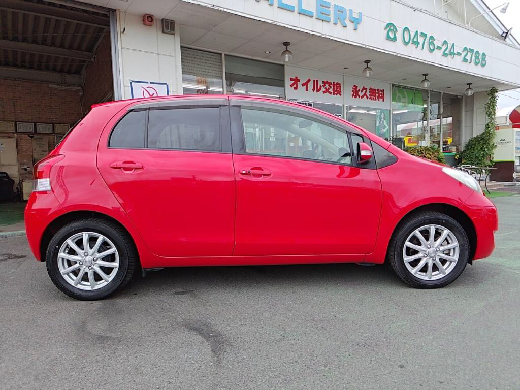 ヴィッツ５ＤＦリミテッド２の写真 11