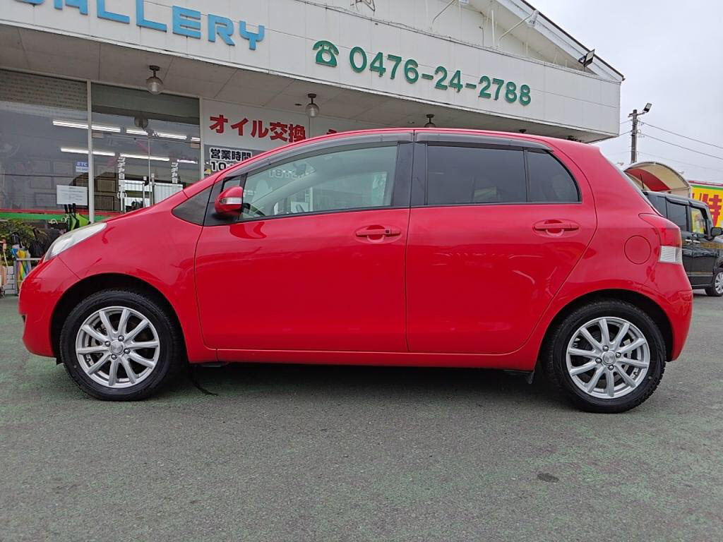 ヴィッツ５ＤＦリミテッド２の写真 12