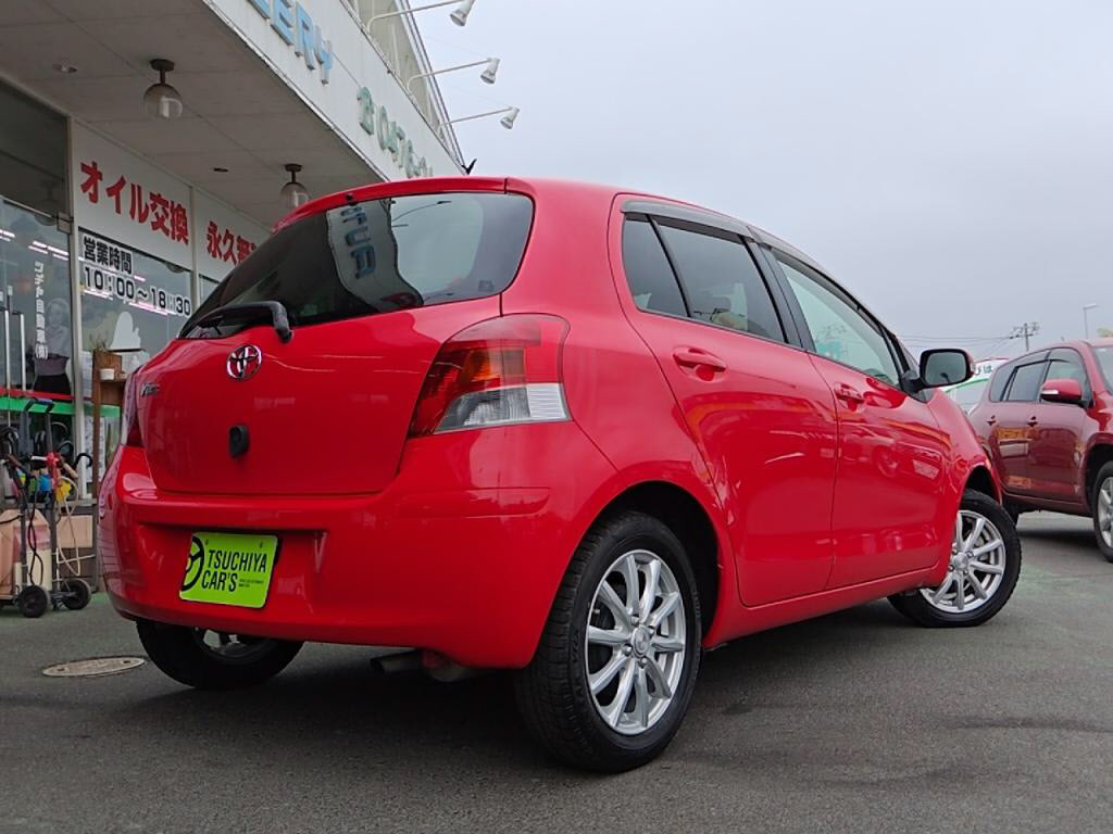 ヴィッツ５ＤＦリミテッド２の写真 2