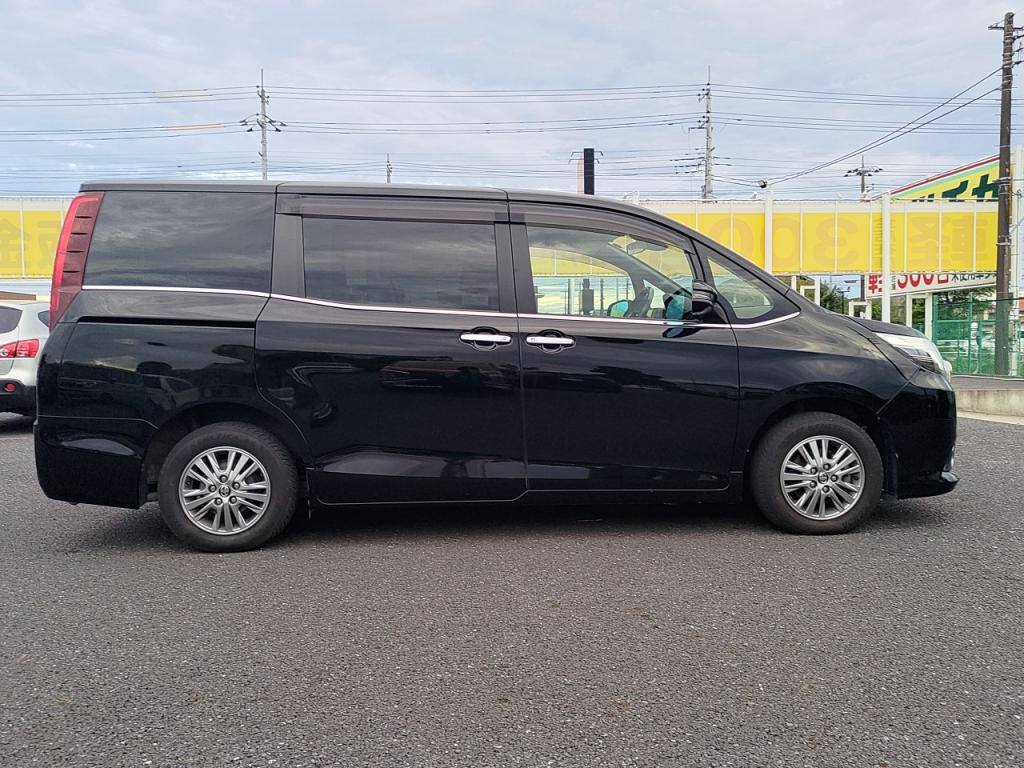 エスクァイアGiの写真 11