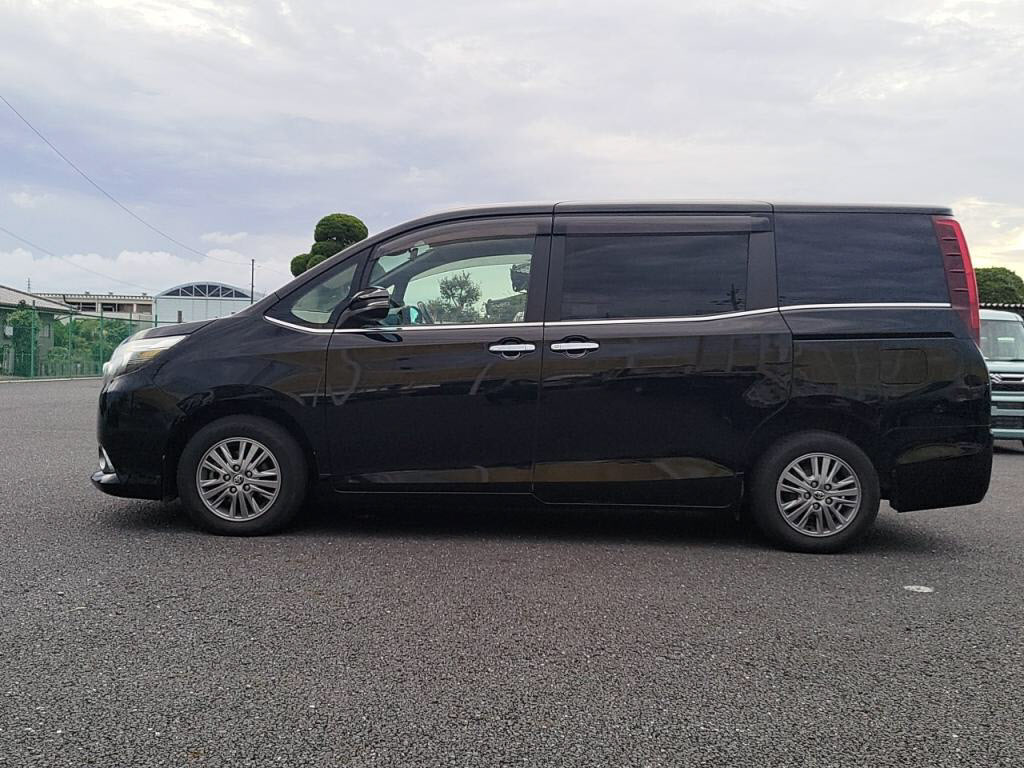 エスクァイアGiの写真 12