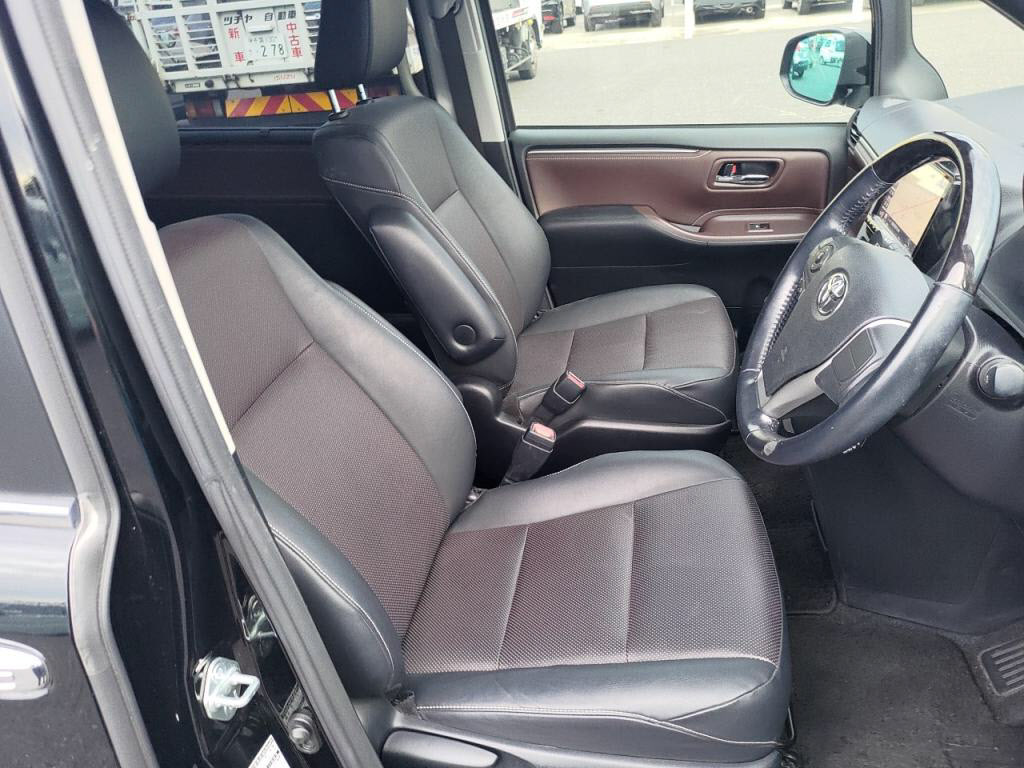 エスクァイアGiの写真 21