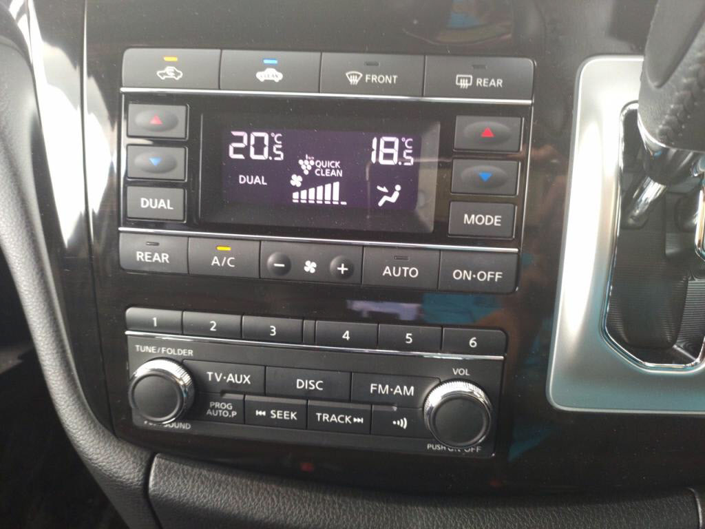 エルグランドハイウェイスターSの写真 17