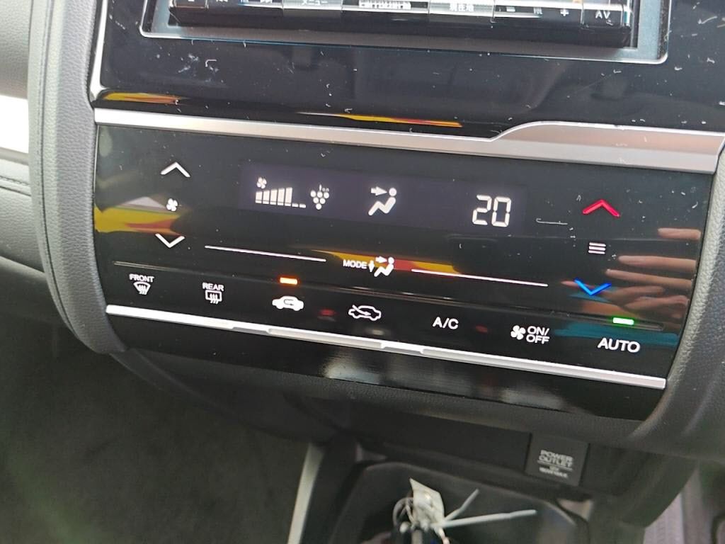 フィットハイブリッドハイブリッド・Ｆの写真 16