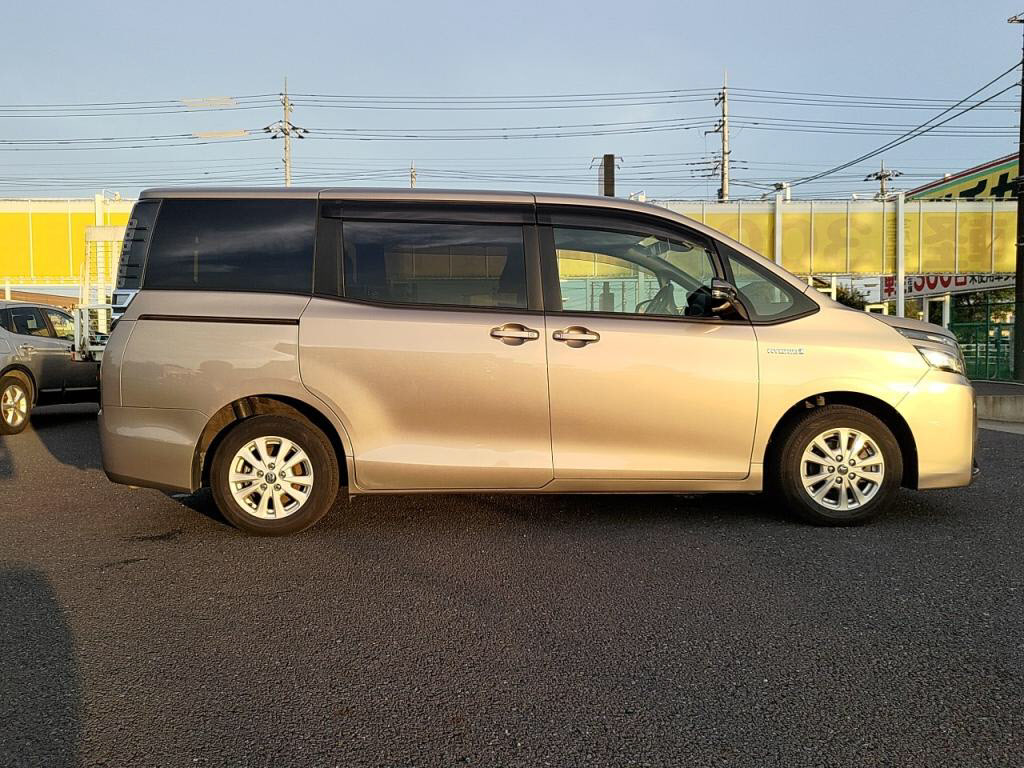 ヴォクシーハイブリッドハイブリッドVの写真 11