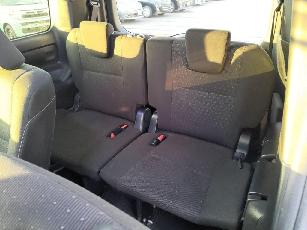 ヴォクシーハイブリッドハイブリッドVの写真 24