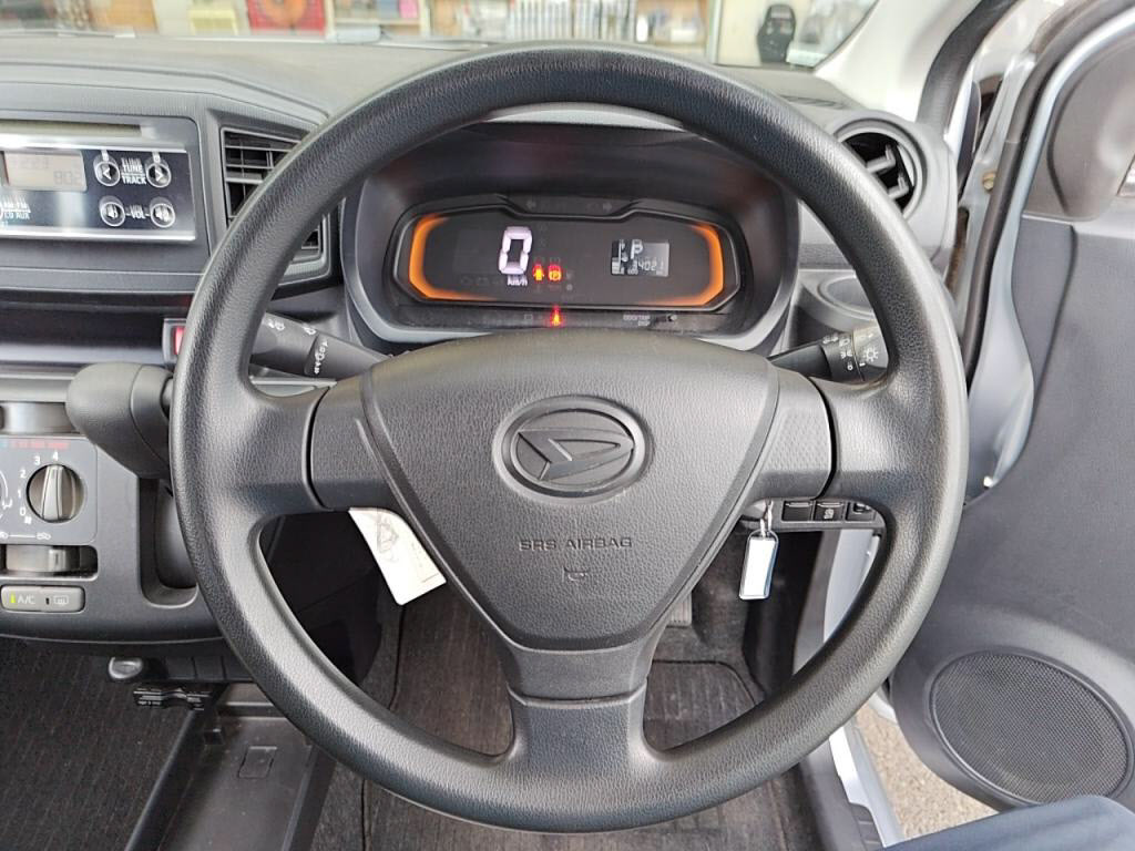 ミライースＬの写真 17