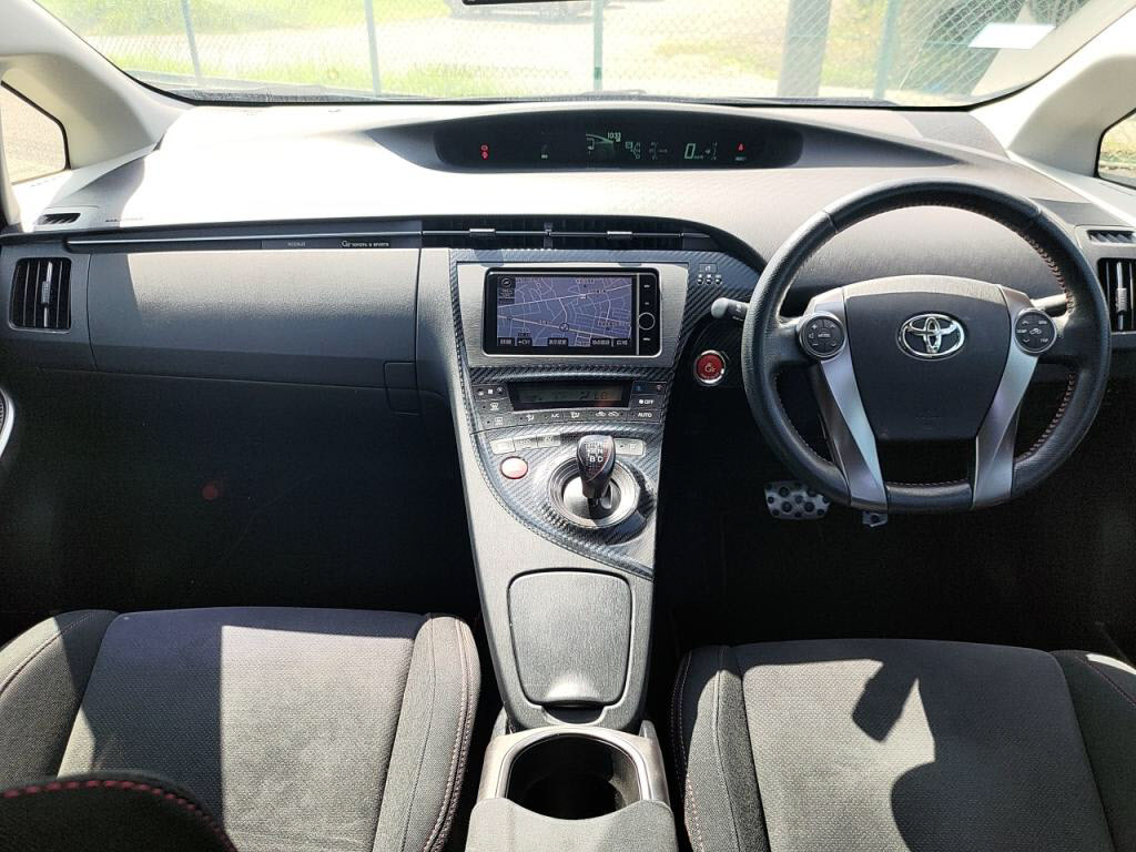 プリウスＳツーリングセレクションＧｓの写真 3