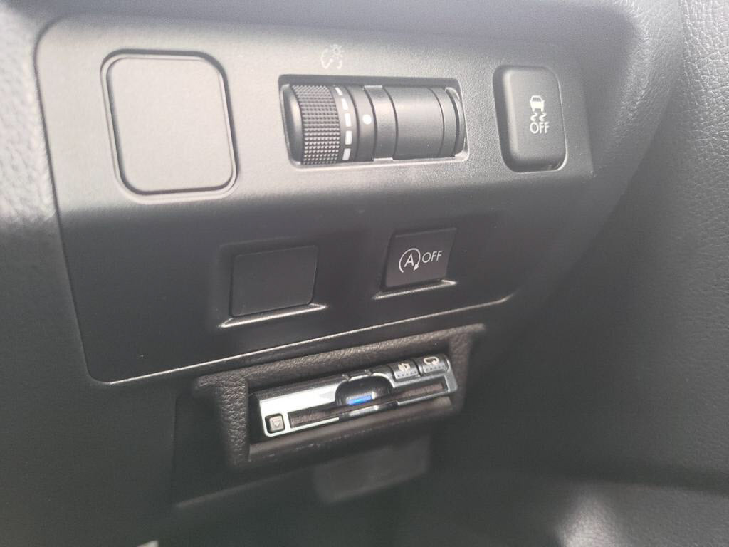 インプレッサスポーツ２．０ｉ－Ｓアイサイトの写真 16