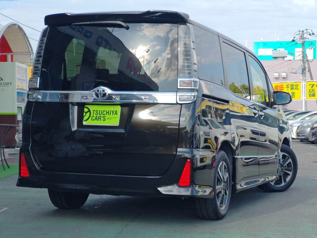 ヴォクシーＺＳキラメキの写真 2