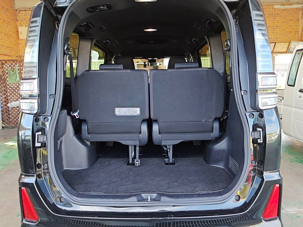 ヴォクシーＺＳキラメキの写真 25