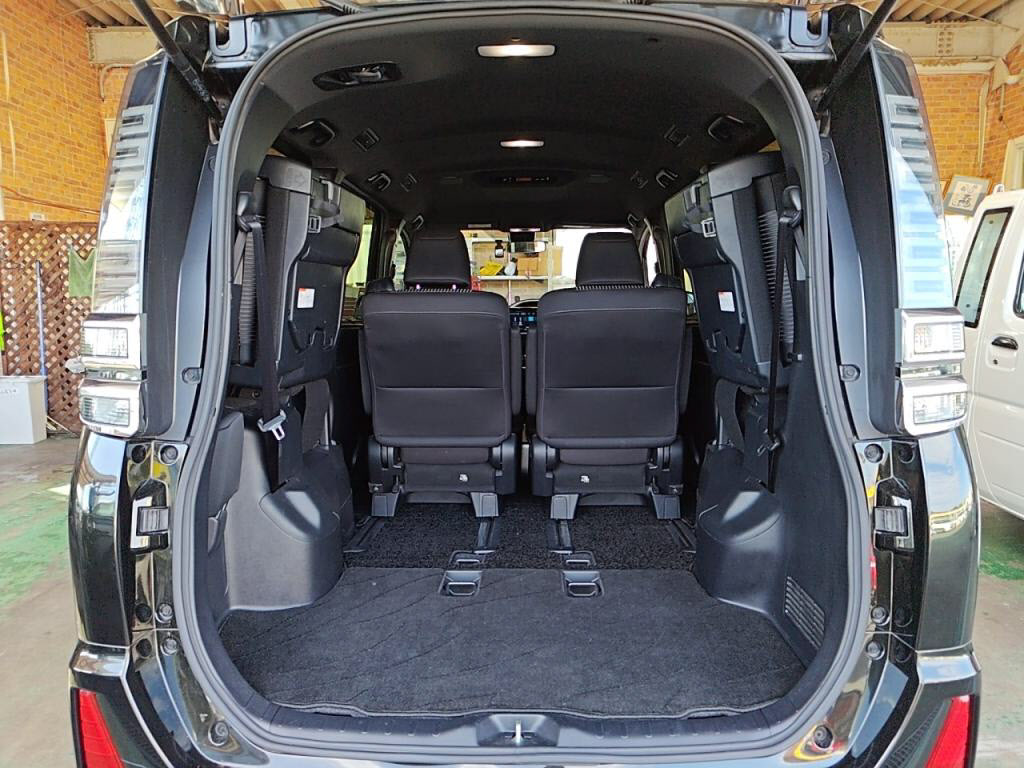 ヴォクシーＺＳキラメキの写真 26