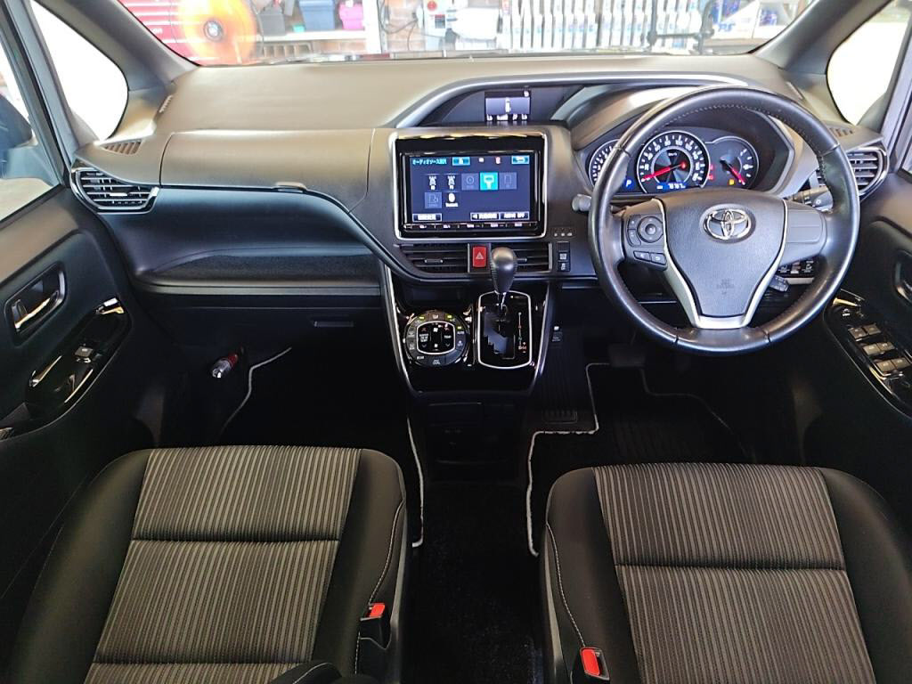 ヴォクシーＺＳキラメキの写真 3