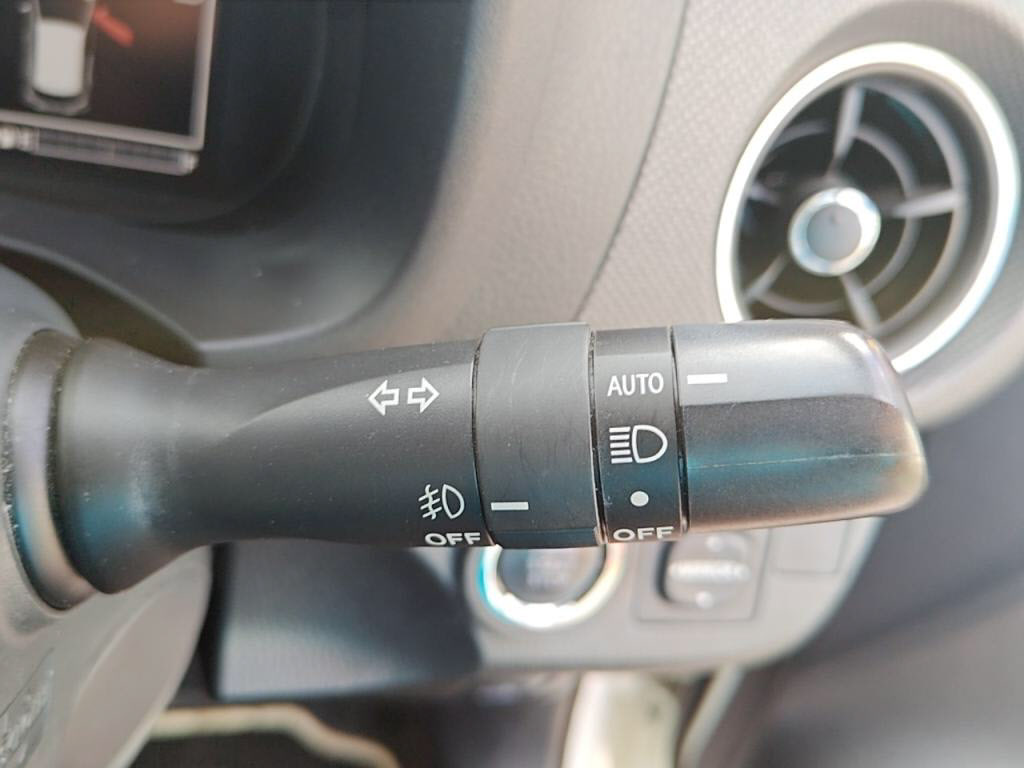 ヴィッツ５ＤＦ＿ＬＥＤエディションの写真 16