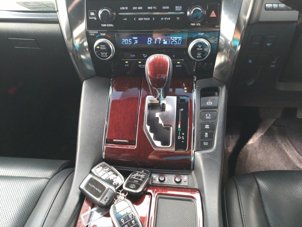 アルファードハイブリッドロイヤルラウンジＳＰの写真 17