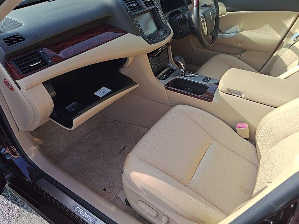 クラウンロイヤルサルーンの写真 22