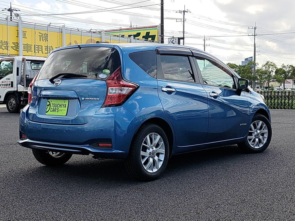 ノートｅパワーｅパワーＸの写真 2