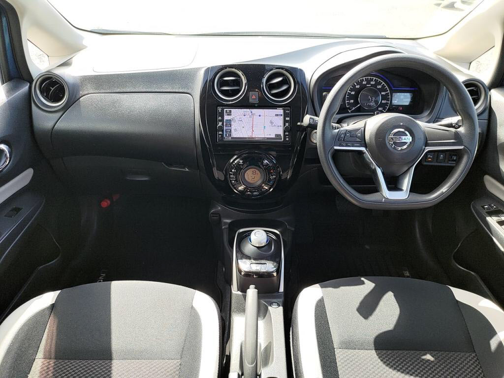 ノートｅパワーｅパワーＸの写真 3