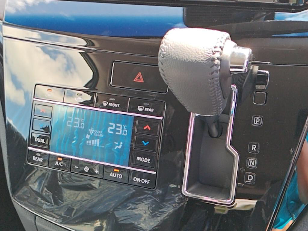 エルグランドハイウェイスターＳの写真 17