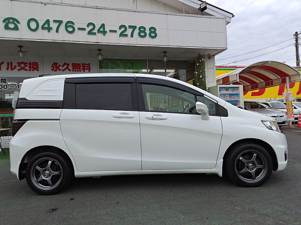 フリードスパイクＧジャストセレクションの写真 11