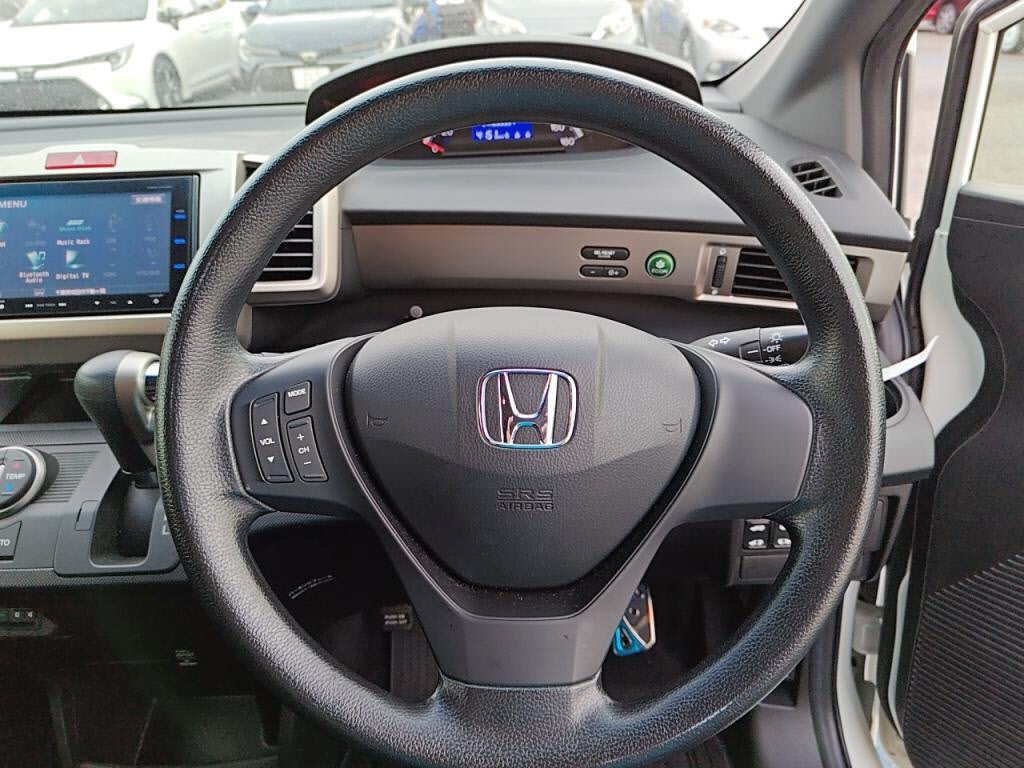 フリードスパイクＧジャストセレクションの写真 18