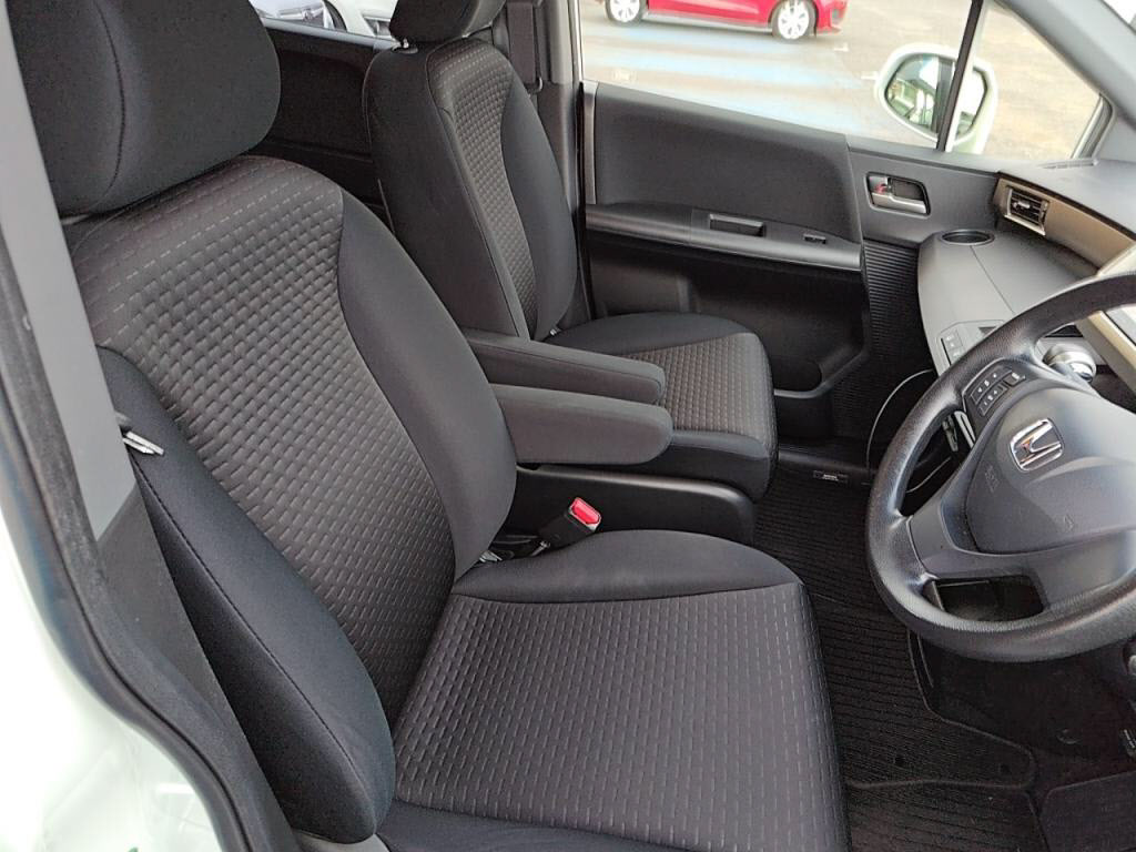 フリードスパイクＧジャストセレクションの写真 21