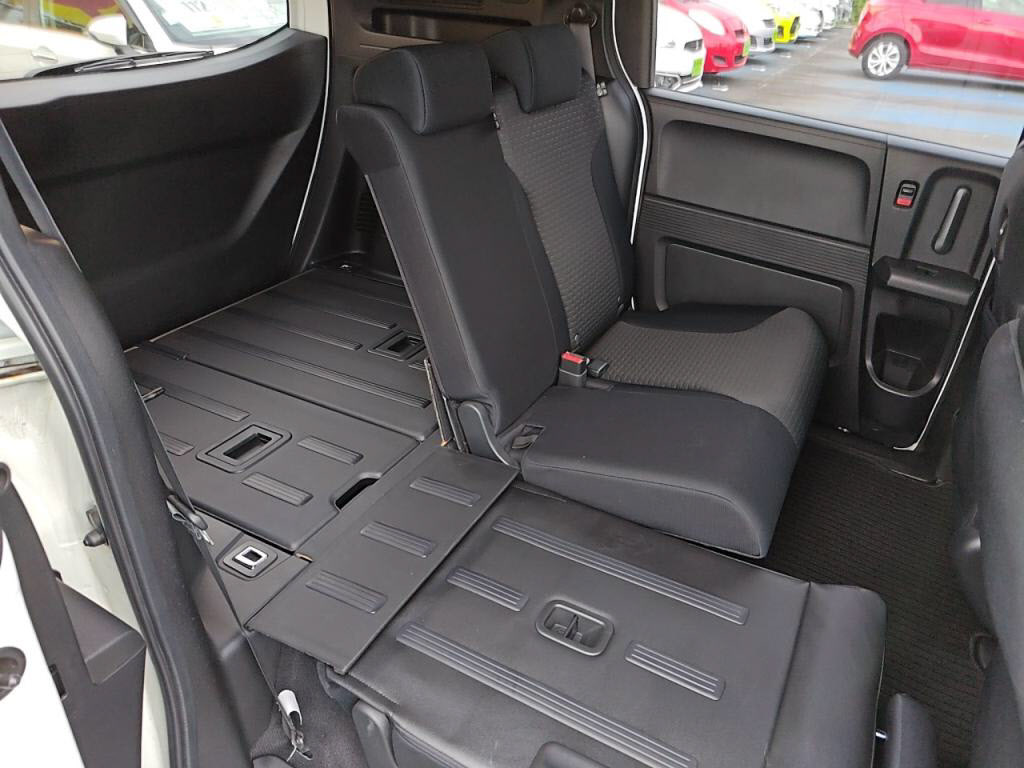 フリードスパイクＧジャストセレクションの写真 23