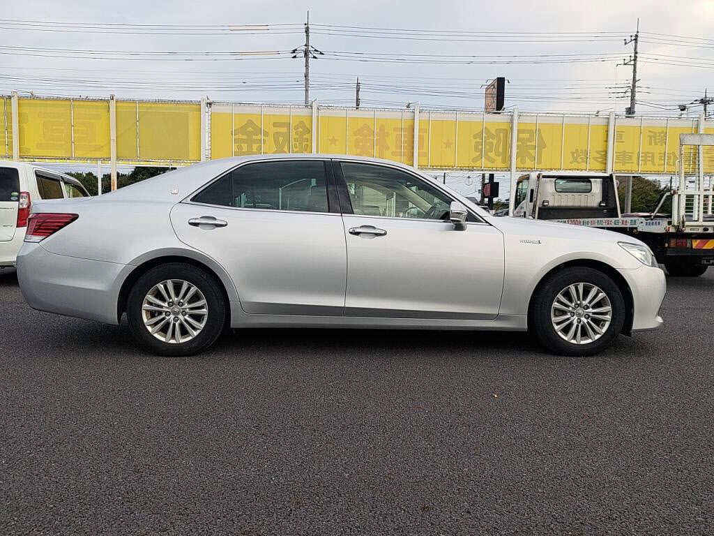 クラウンハイブリッドハイブリッドロイヤルサルーンの写真 10