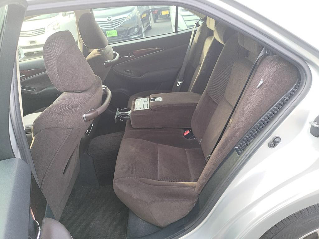 クラウンハイブリッドハイブリッドロイヤルサルーンの写真 22