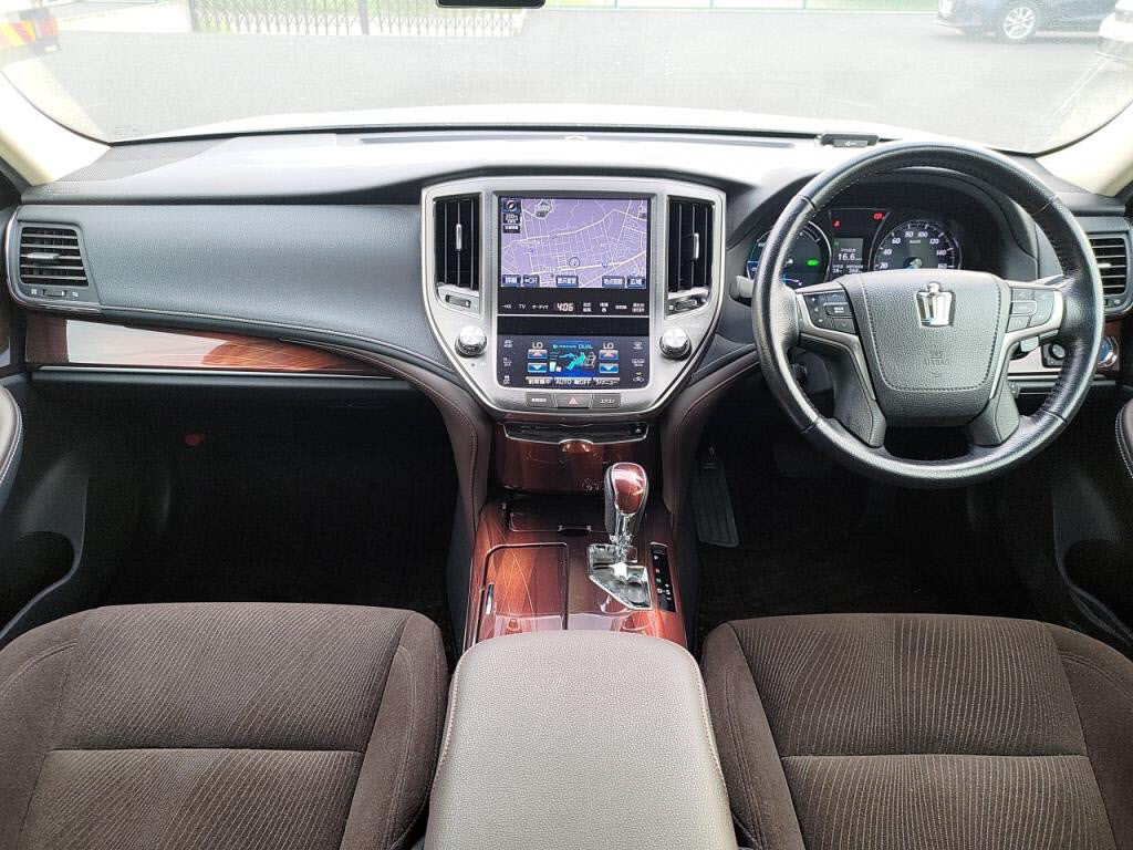 クラウンハイブリッドハイブリッドロイヤルサルーンの写真 3