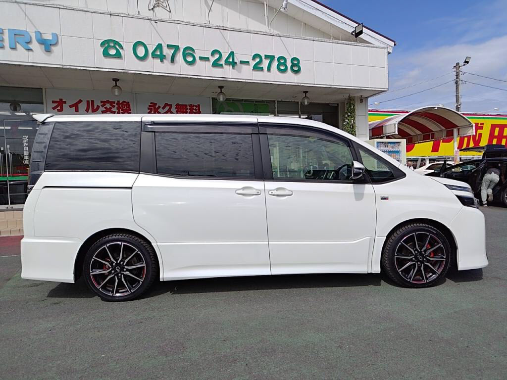 ヴォクシーＺＳ＿Ｇｓの写真 11