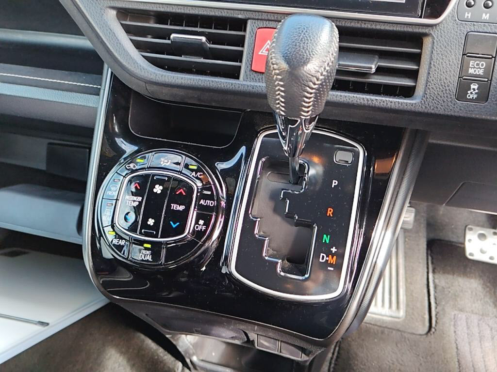 ヴォクシーＺＳ＿Ｇｓの写真 16