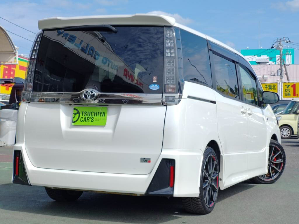 ヴォクシーＺＳ＿Ｇｓの写真 2