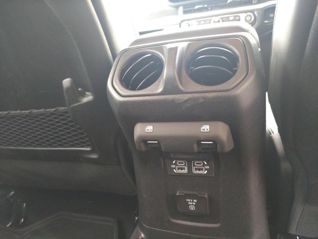 ジープラングラーアンリミテッドルビコンの写真 23