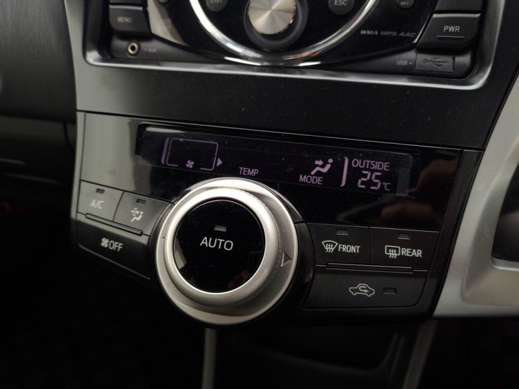 プリウスαＳツーリングセレクションの写真 14