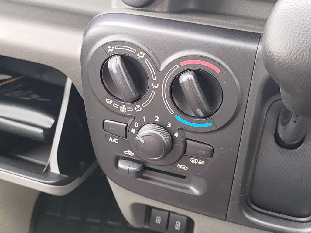 ミニキャブバン４ＷＤブラボーターボの写真 14