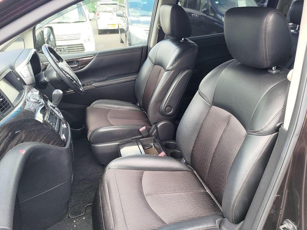 エルグランドハイウェイスターの写真 22